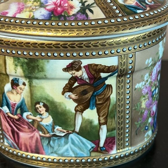 Limoges France vintage hand painted lidded jar - Picture 11 of 12